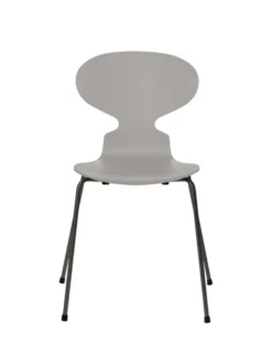 3101 Myren Stol lakeret af Arne Jacobsen