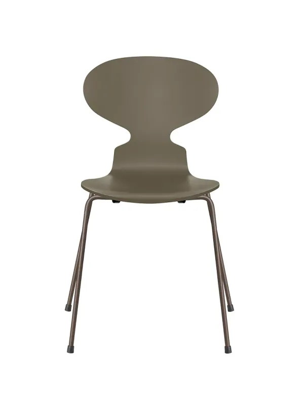 3101 Myren Stol lakeret af Arne Jacobsen