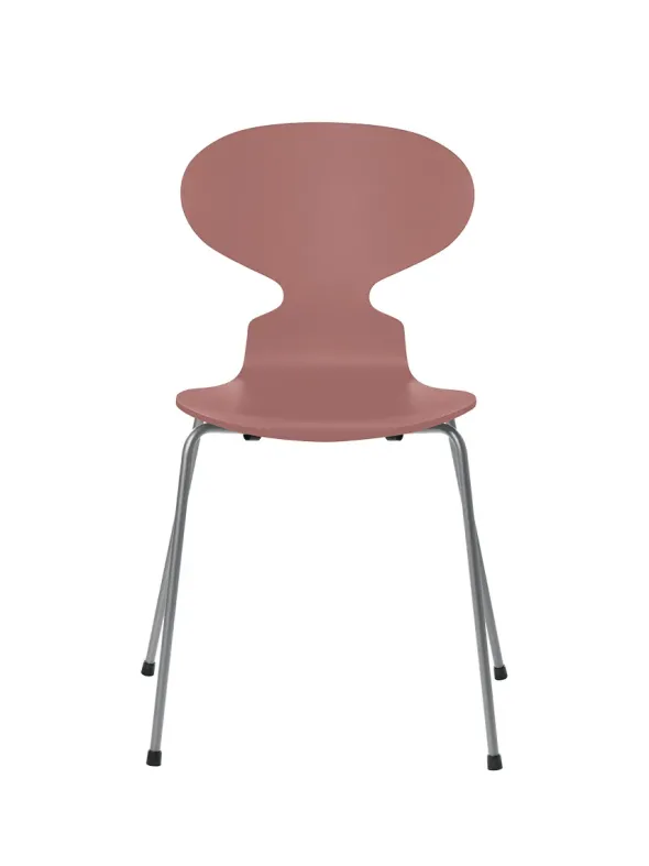 3101 Myren Stol lakeret af Arne Jacobsen