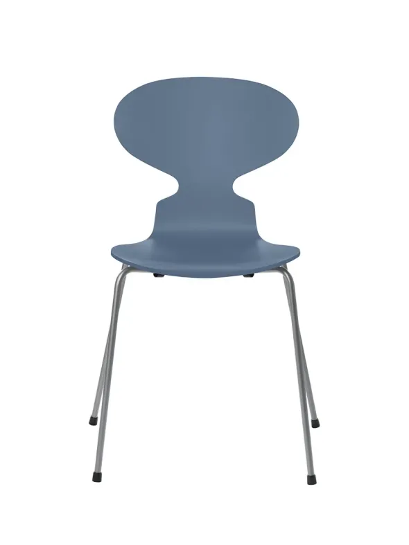 3101 Myren Stol lakeret af Arne Jacobsen