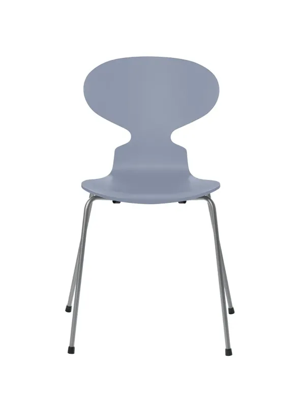 3101 Myren Stol lakeret af Arne Jacobsen