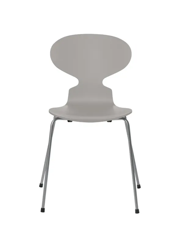 3101 Myren Stol lakeret af Arne Jacobsen