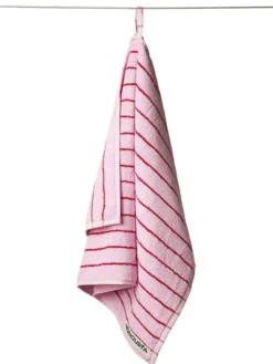 Naram towel - Baby pink & Ski patrol fra Bongusta