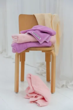 Naram towel - Soft Fuchsia fra Bongusta
