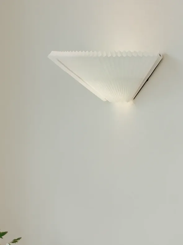 Nebra Wall Lamp fra New Works