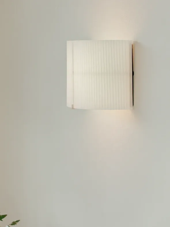 Nebra Wall Lamp fra New Works