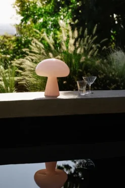 Obello Portable Bordlampe fra GUBI