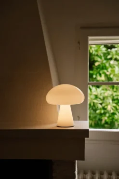 Obello Portable Bordlampe fra GUBI