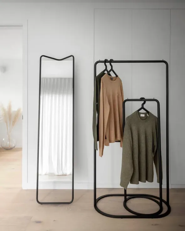 O&O Clothes Rack fra Woud