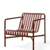 Palissade Lounge Chair Low, iron red fra Hay