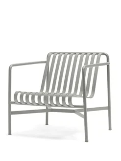 Palissade Lounge Chair Low, sky grey fra Hay