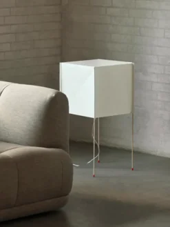 Paper Cube floor lamp fra Hay