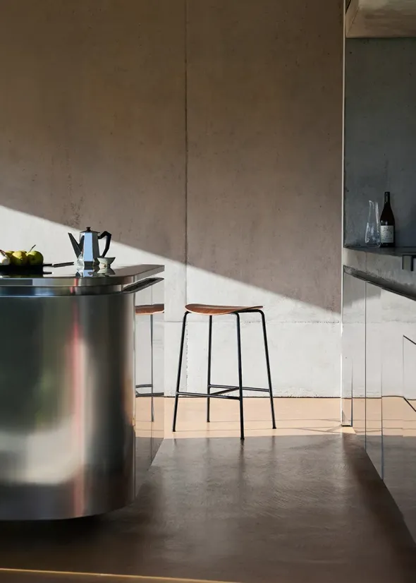 Pavilion Counter Stool AV37 fra &Tradition
