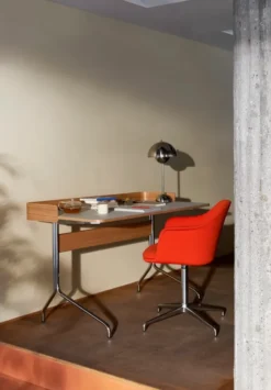 Pavilion Skrivebord AV17 fra &Tradition