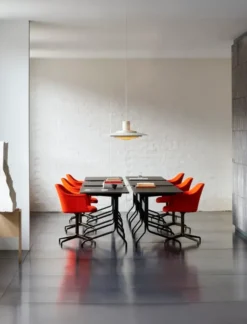 Pavilion Skrivebord AV16 fra &Tradition