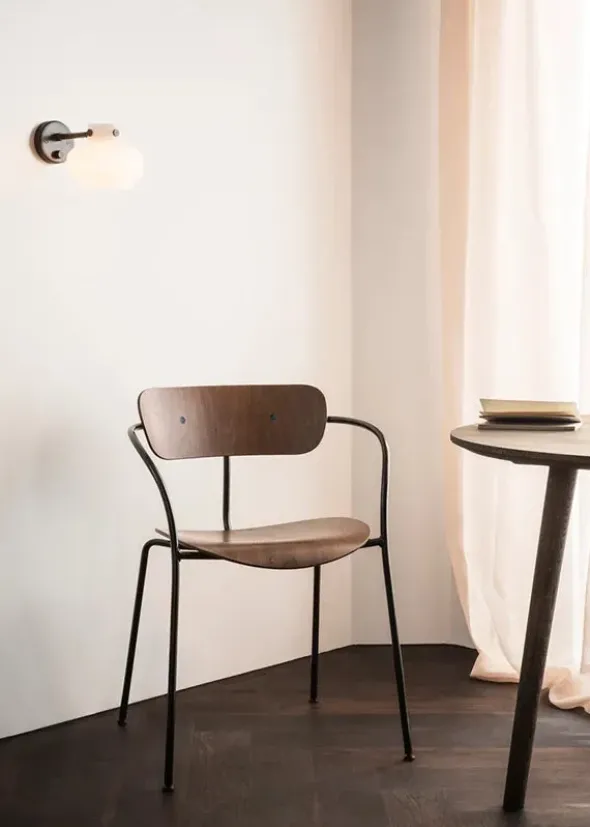 Pavilion Stol AV1 fra &Tradition