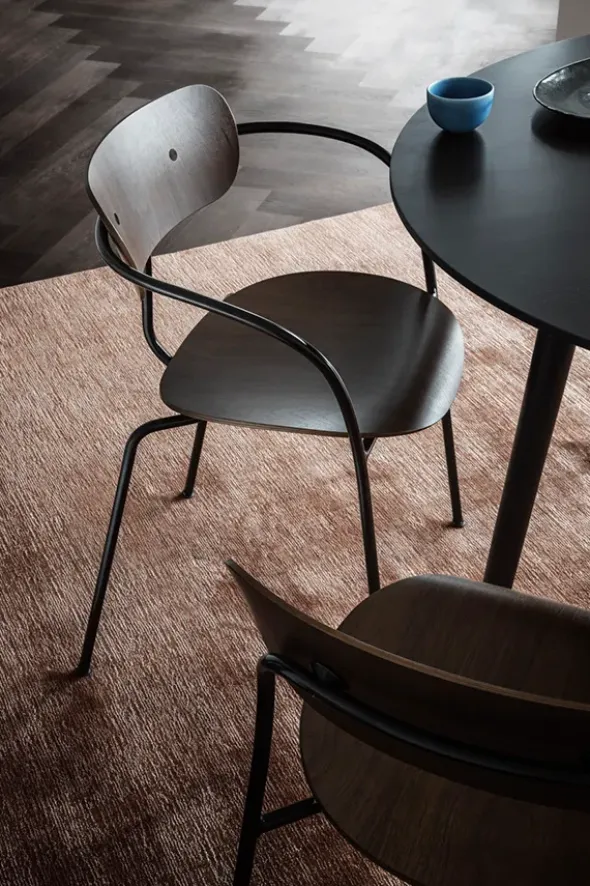Pavilion Stol AV1 fra &Tradition