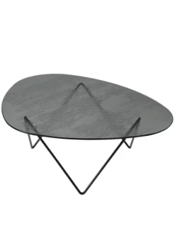 Pedrera Coffee Table, Smoke Structured Glass fra GUBI
