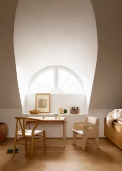 Peters Bord CH411 af Hans J. Wegner
