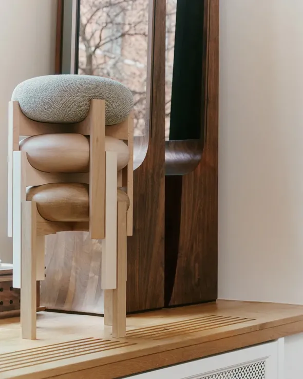 Pioneer Stool, lacquered oak/max 95 fra Fredericia Furniture
