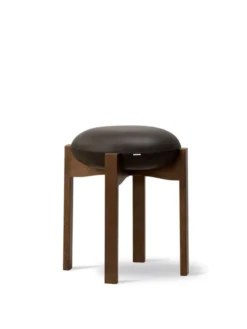 Pioneer Stool, smoked oak/primo 86 fra Fredericia Furniture