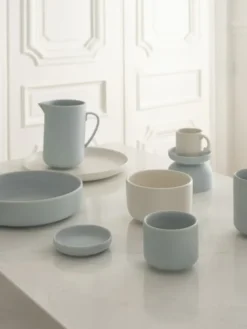 Pisu 02 Cup, vanilla white fra Louise Roe