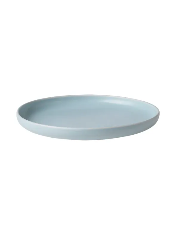 Pisu 11 Plate, sky blue fra Louise Roe