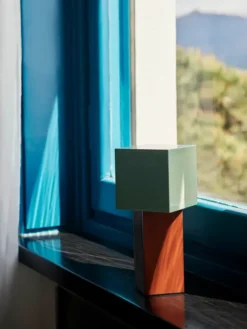 Pivot Portable Lamp, rusty mint fra &Tradition