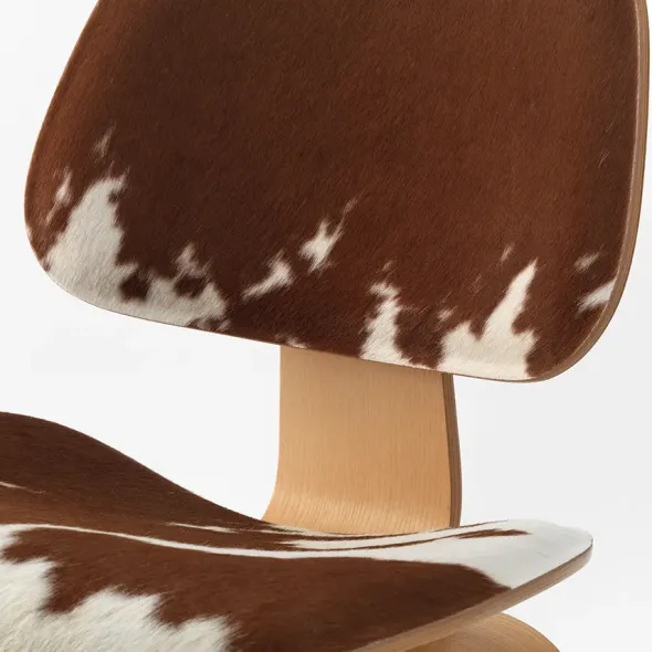 Plywood Group LCW, ash/calf's skin fra Vitra