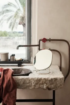 Pond Table Mirror, Brass fra Ferm Living