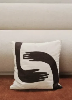 Pose Cushion fra Ferm Living