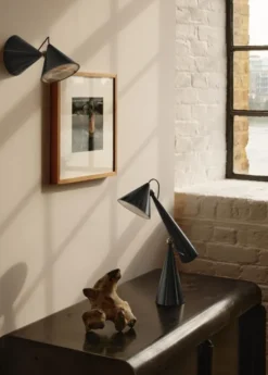 Pose Surface væglampe fra Tom Dixon