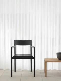 Post Spisebordsstol, eg sort lak fra Fredericia Furniture