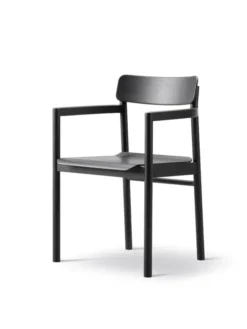 Post Spisebordsstol, eg sort lak fra Fredericia Furniture