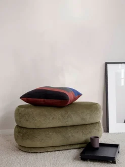 Pouf Oval, faded velvet fra Ferm Living