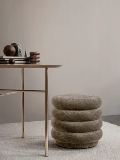 Pouf Round, faded velvet fra Ferm living