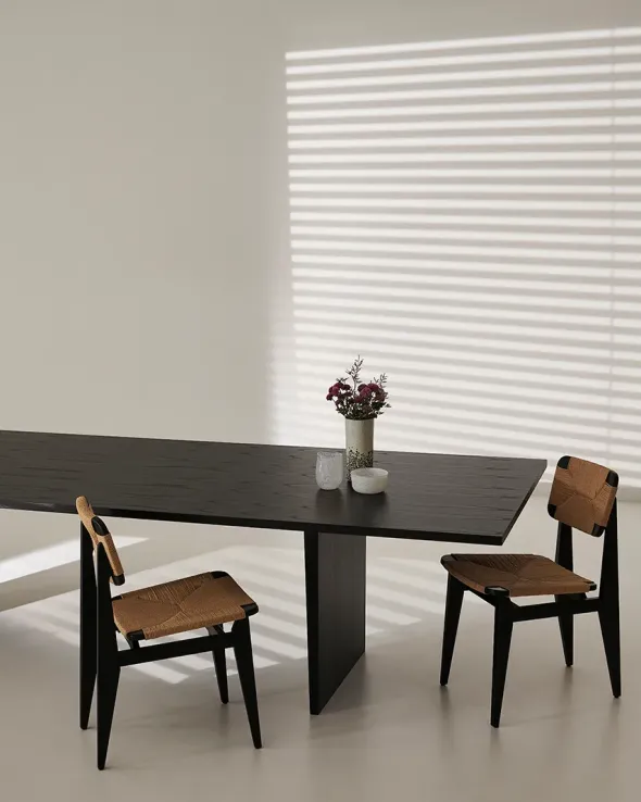 Private Dining Table, 320x100 cm fra GUBI