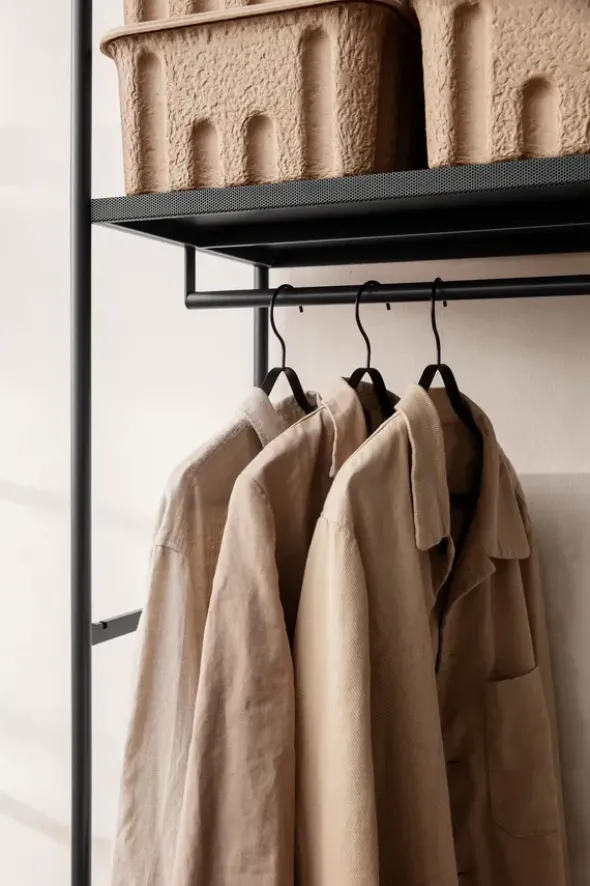 Punctual - Perforated Shelf fra Ferm Living