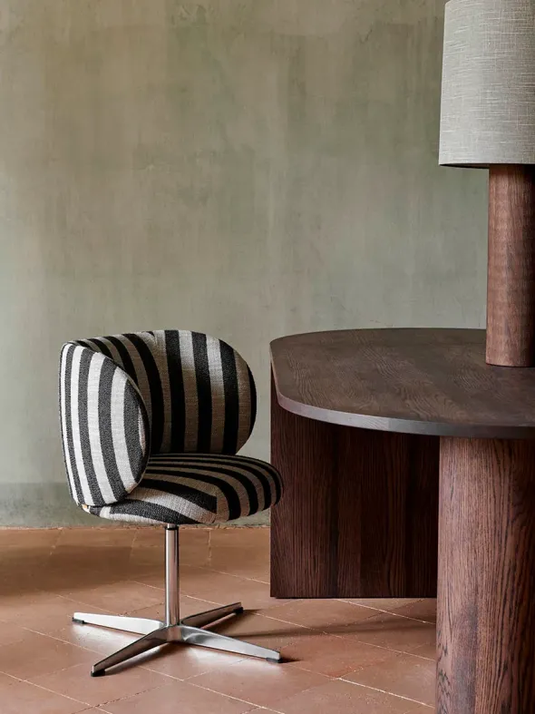 Pylo Dining Table fra Ferm Living