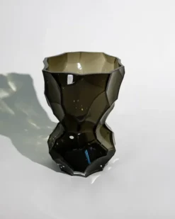Reflection Vase, new smoke fra Hein Studio