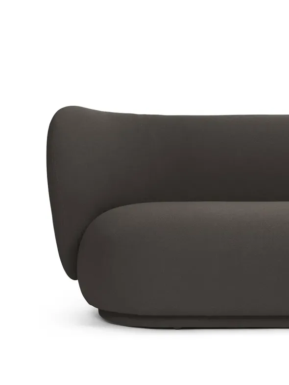 Rico Sofa 2 Grain, chocolate fra Ferm Living