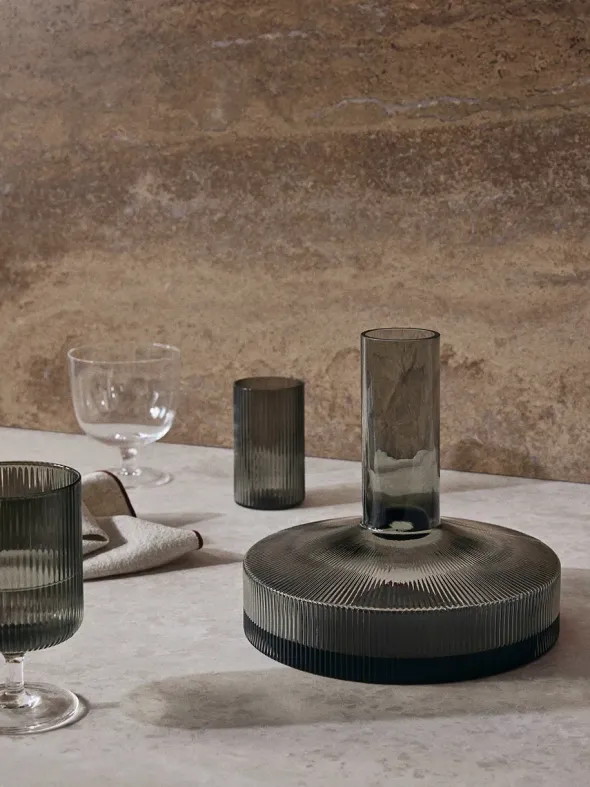 Ripple Wine Carafe, smoked grey fra Ferm Living