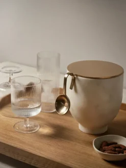Ripple Wine Glasses, Sæt á 2 stk. fra Ferm Living