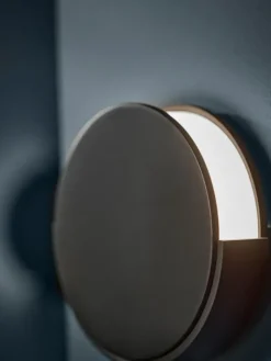 Rotate Wall Lamp fra Frandsen