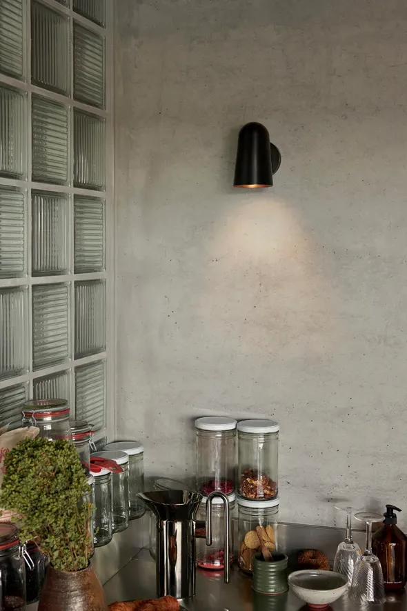 SC105 Wall Lamp - Røget Messing - fra Andtradition