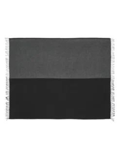 Secret Plaid, granite/black fra Silkeborg Uldspinderi