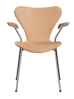 3207 Serie 7 Armstol af Arne Jacobsen
