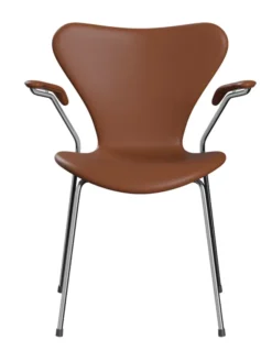 3207 Serie 7 Armstol af Arne Jacobsen
