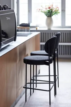 Serie 430 barstol, sort af Verner Panton