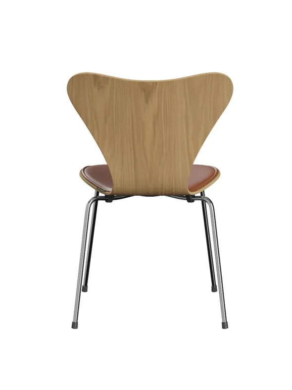 3107 Serie 7 Stol, forsidepolstret af Arne Jacobsen